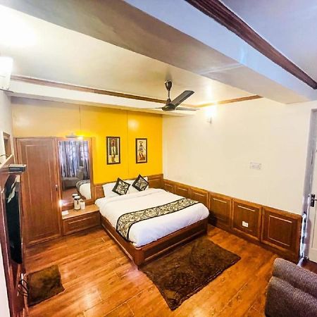 Hotel Sangeet Simlá Kültér fotó