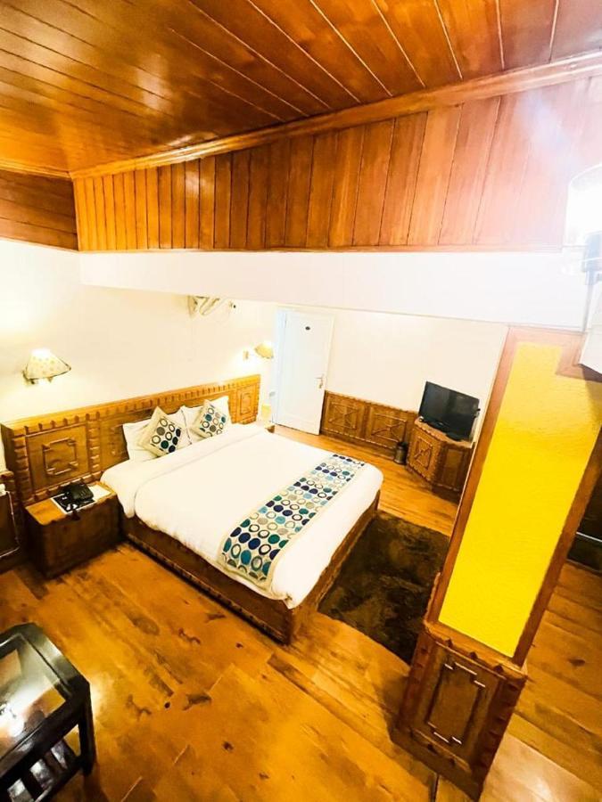 Hotel Sangeet Simlá Kültér fotó