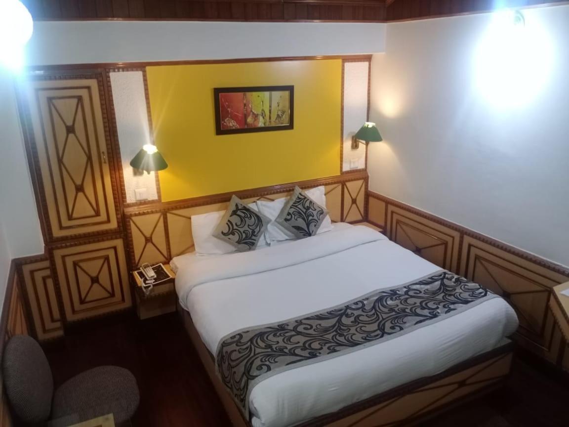 Hotel Sangeet Simlá Kültér fotó