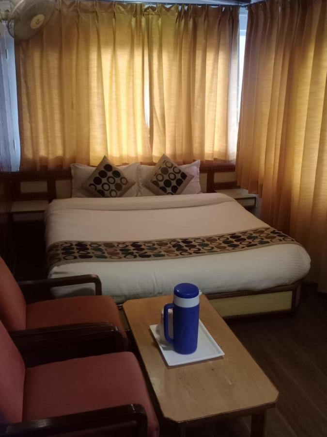 Hotel Sangeet Simlá Kültér fotó
