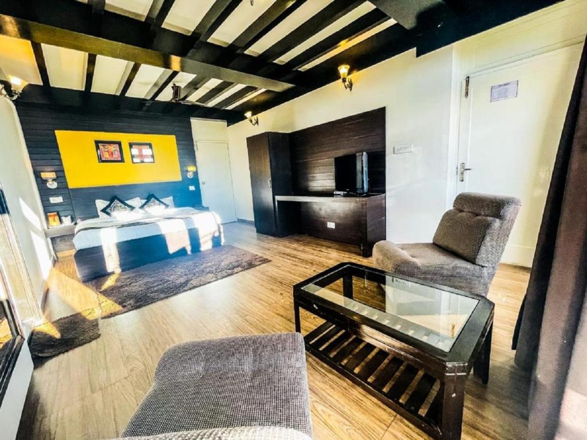 Hotel Sangeet Simlá Kültér fotó