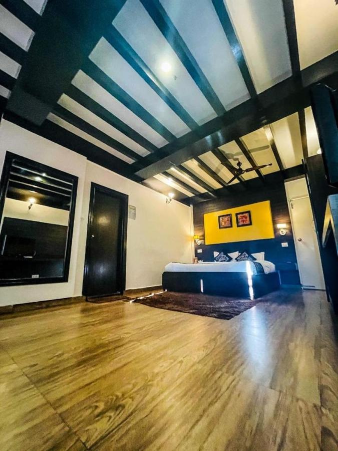 Hotel Sangeet Simlá Kültér fotó